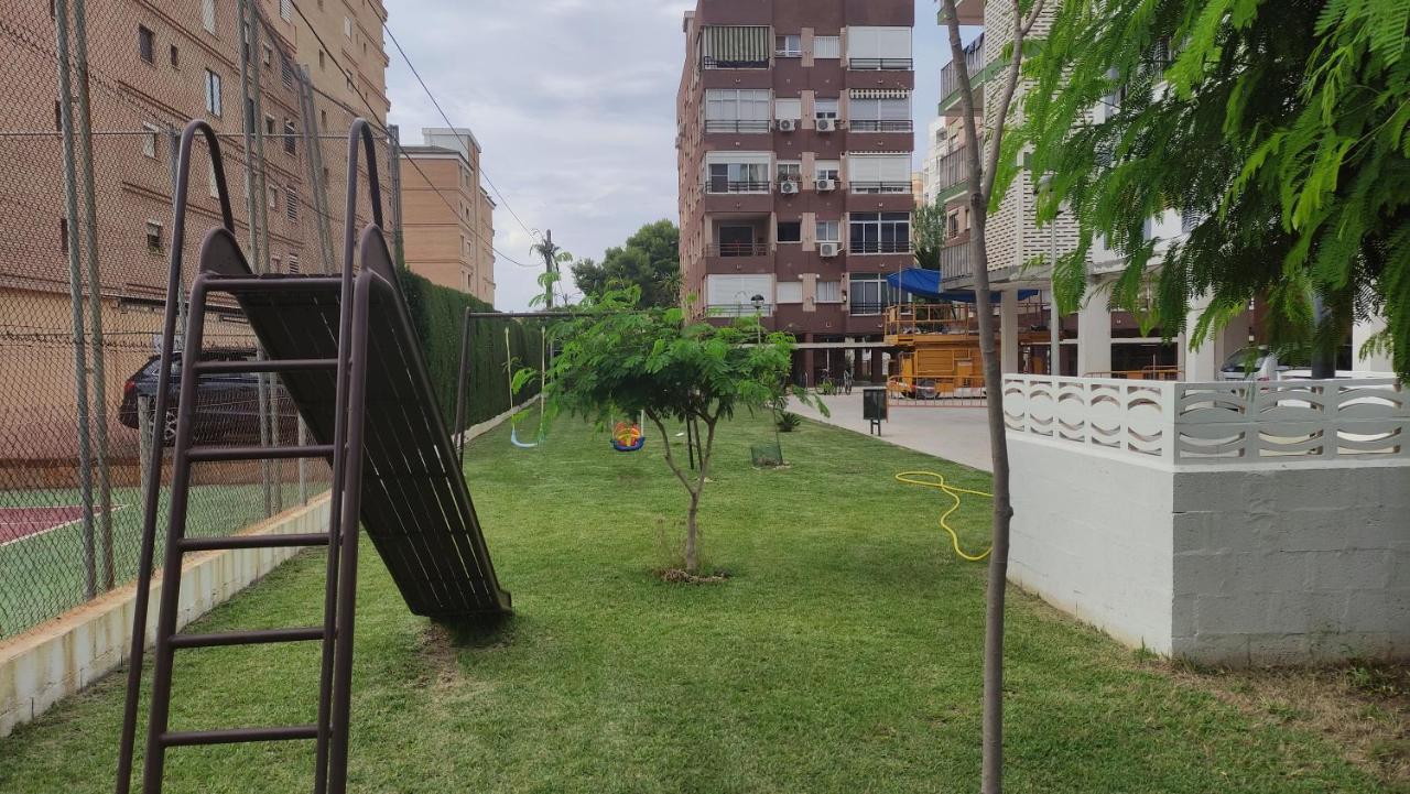 شقة Apartamento Con Piscina Y Cerca De La Playa بينيكاسّين المظهر الخارجي الصورة